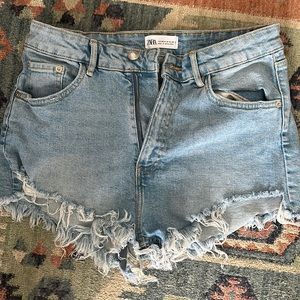 Zara stretch denim shorts size 40/8/30